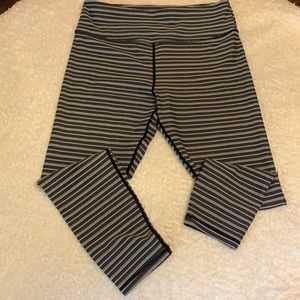 ZYIA Black Aztec Adrenaline 7/8 24” leggings